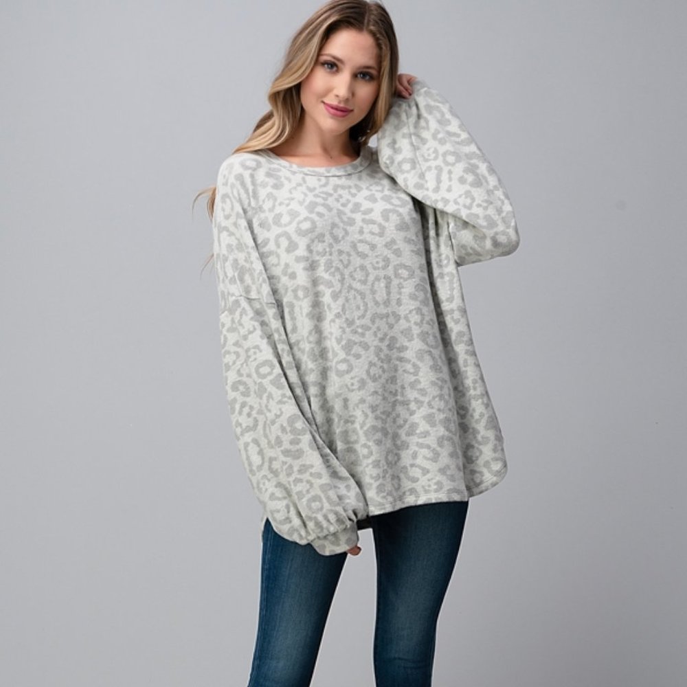 NWT Leopard Puff Sleeve Top
